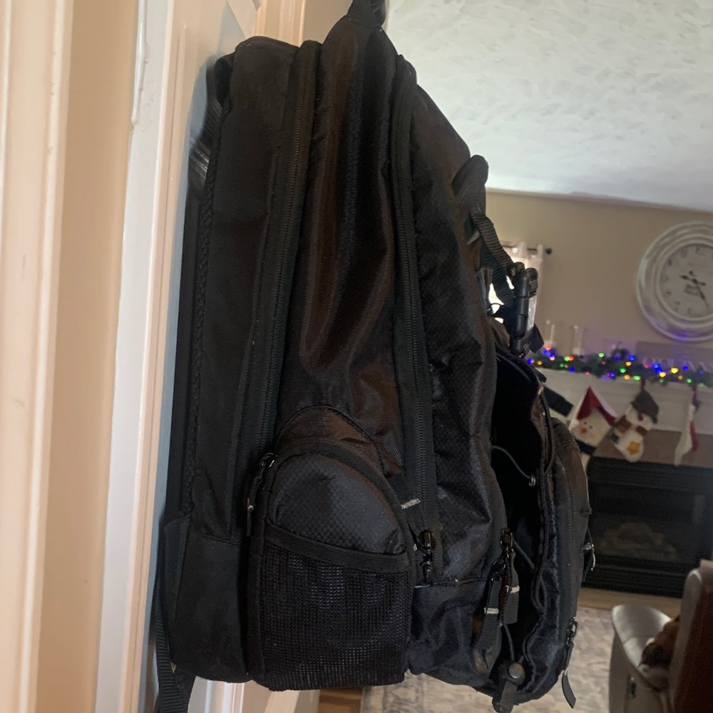 Targus Black Multi-Compartment Backpack - Picture 2 of 11